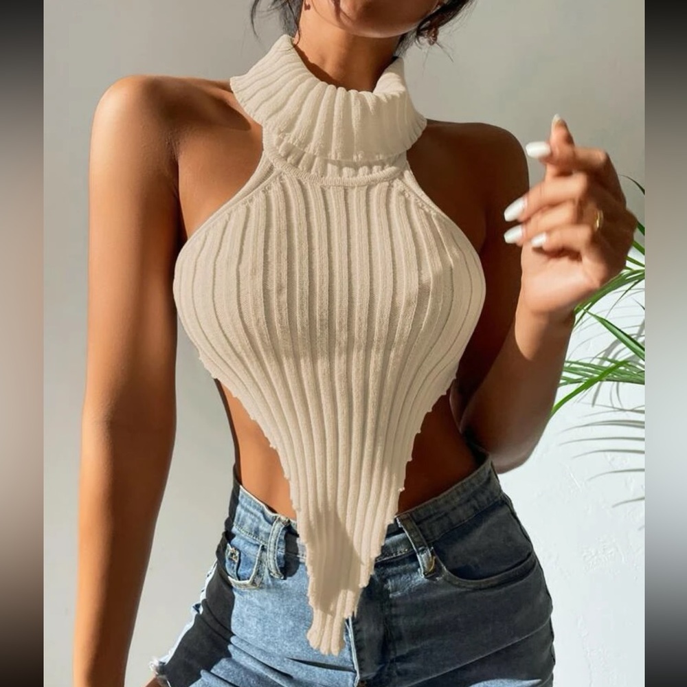 Backless Halter-neck Top